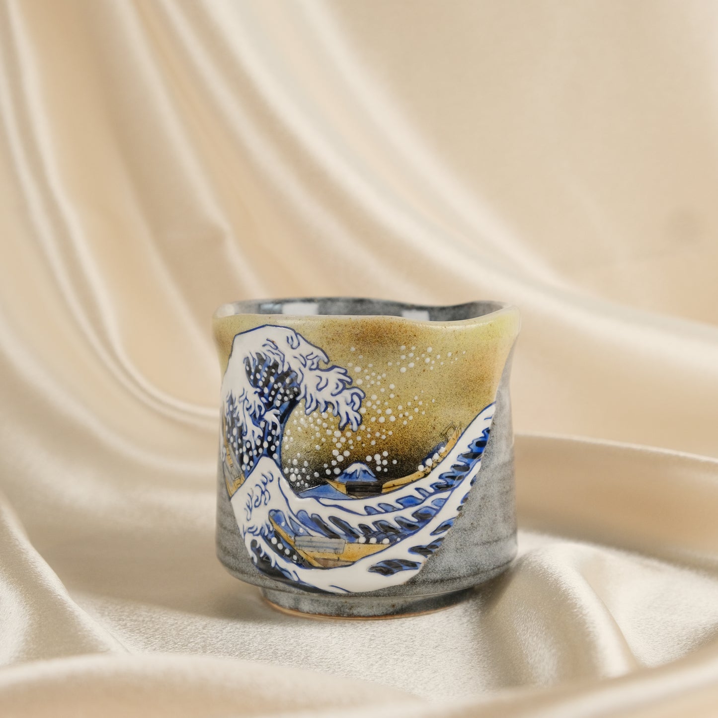 The Great Wave off Kanagawa – Tea cup by Kutani