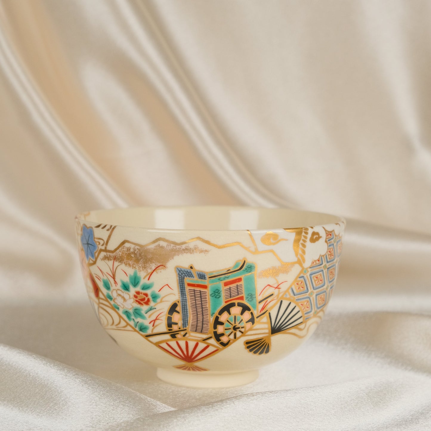 Golden Fan & Imperial Carriage - Matcha bowl by Kato Shozan