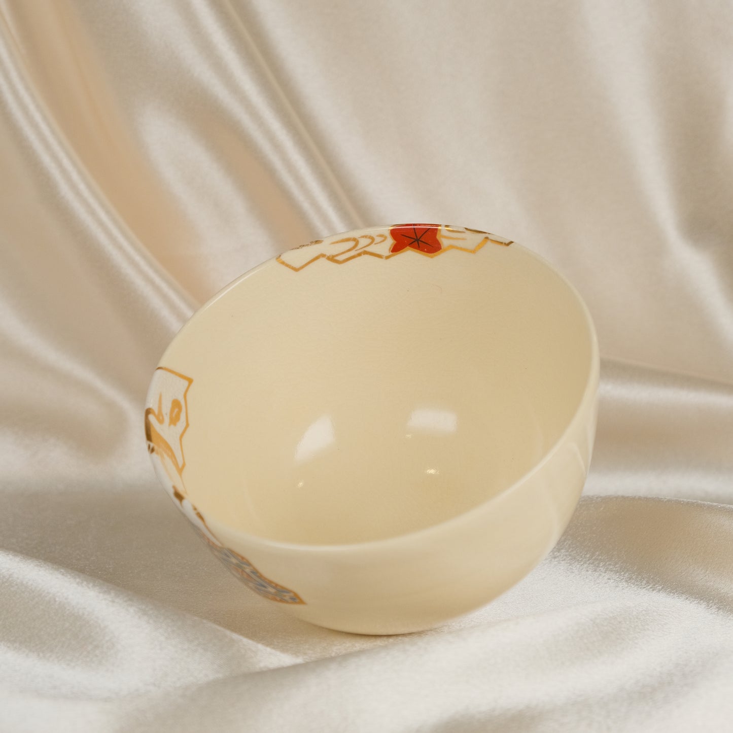 Golden Fan & Imperial Carriage - Matcha bowl by Kato Shozan