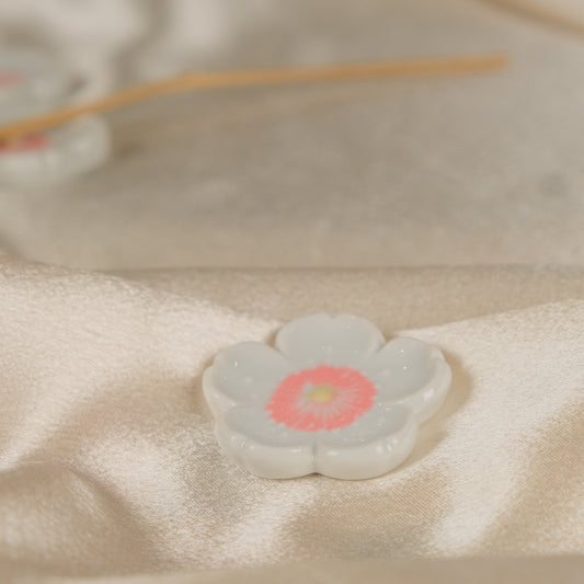 White Sakura - Matcha Scoop (Chashaku) Rest