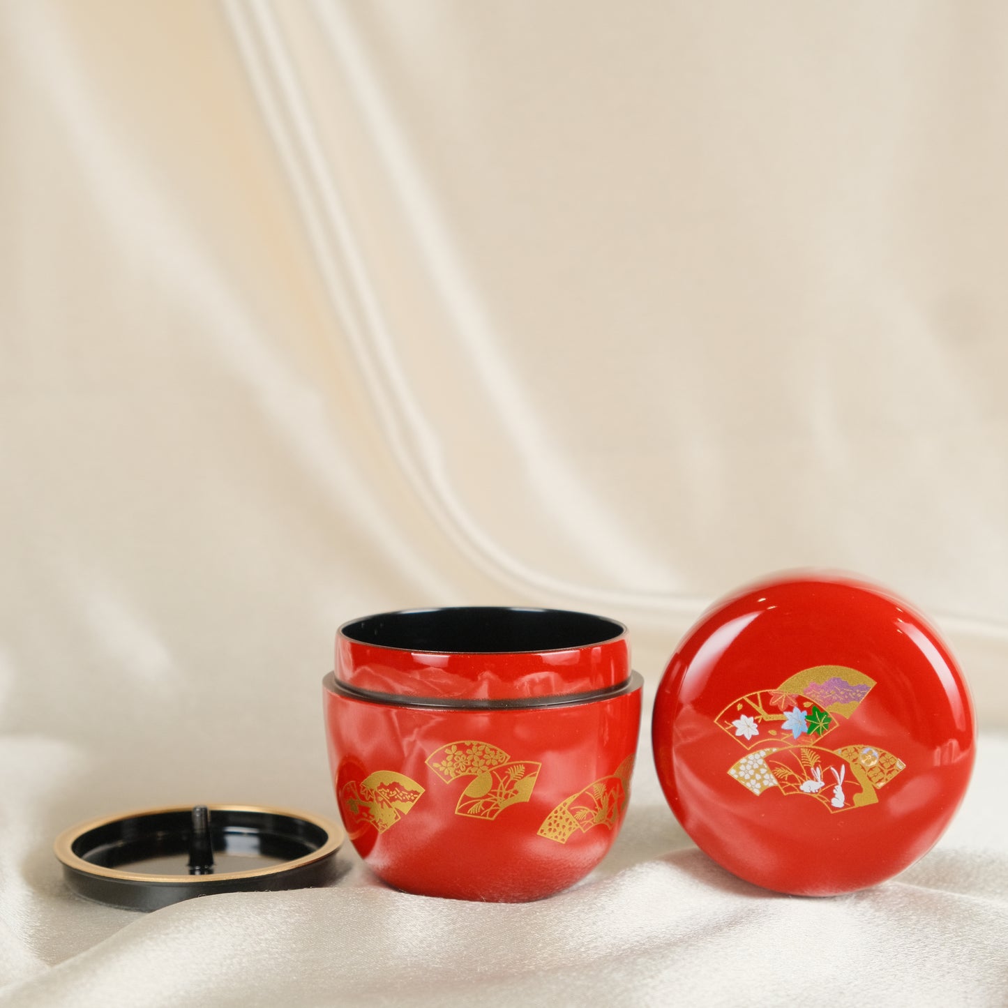 Red Lacquer Usagi - Hand painted Tea Cannister