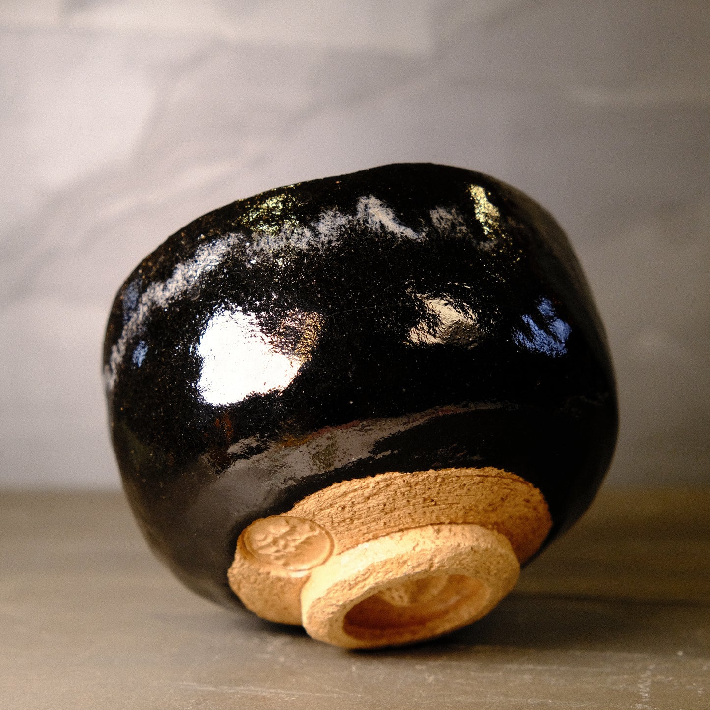 Black raku - Kuraku by Heian Shoetsu