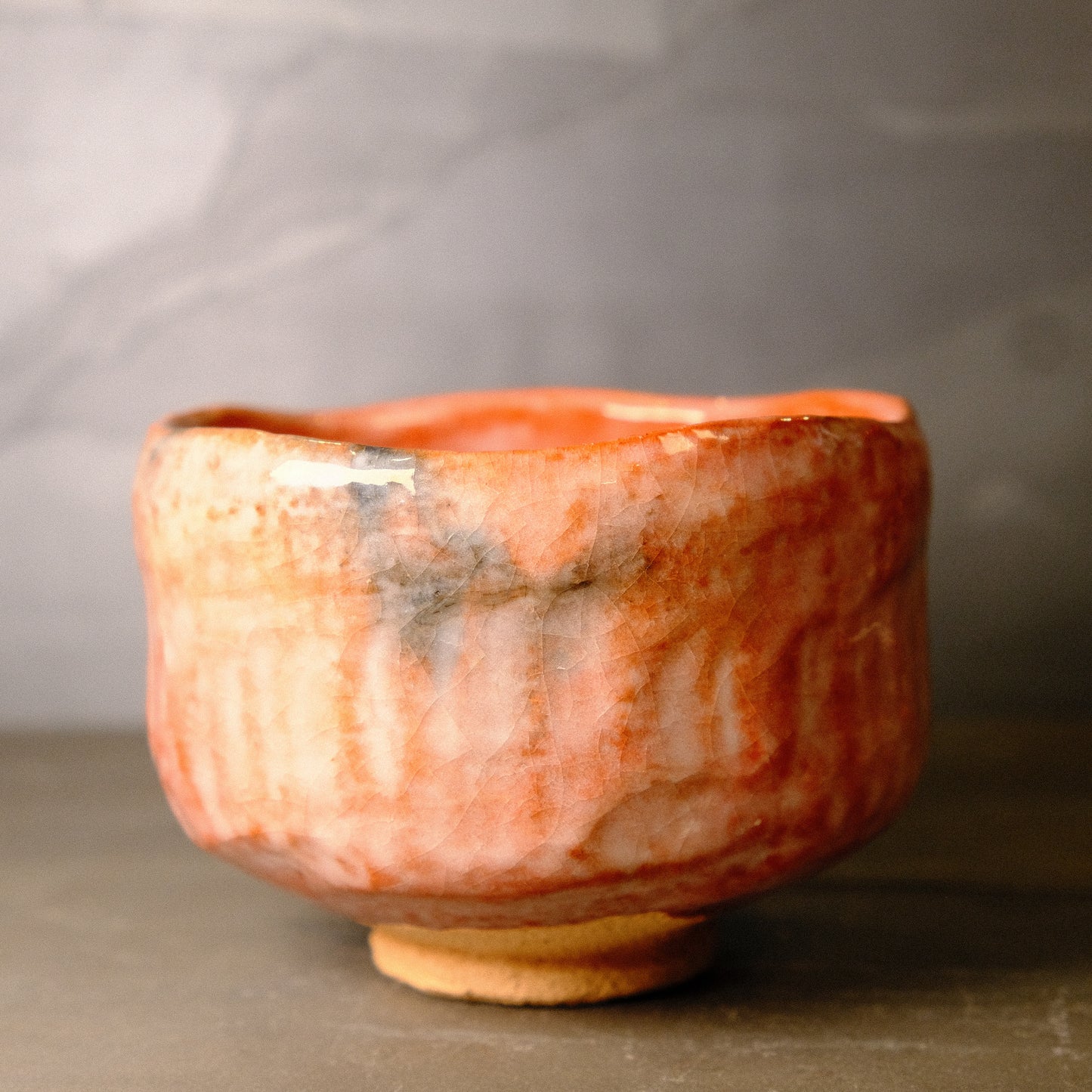 Crimson Cloud - Akaraku Matcha bowl by Kawasaki Waraku - 7th generation