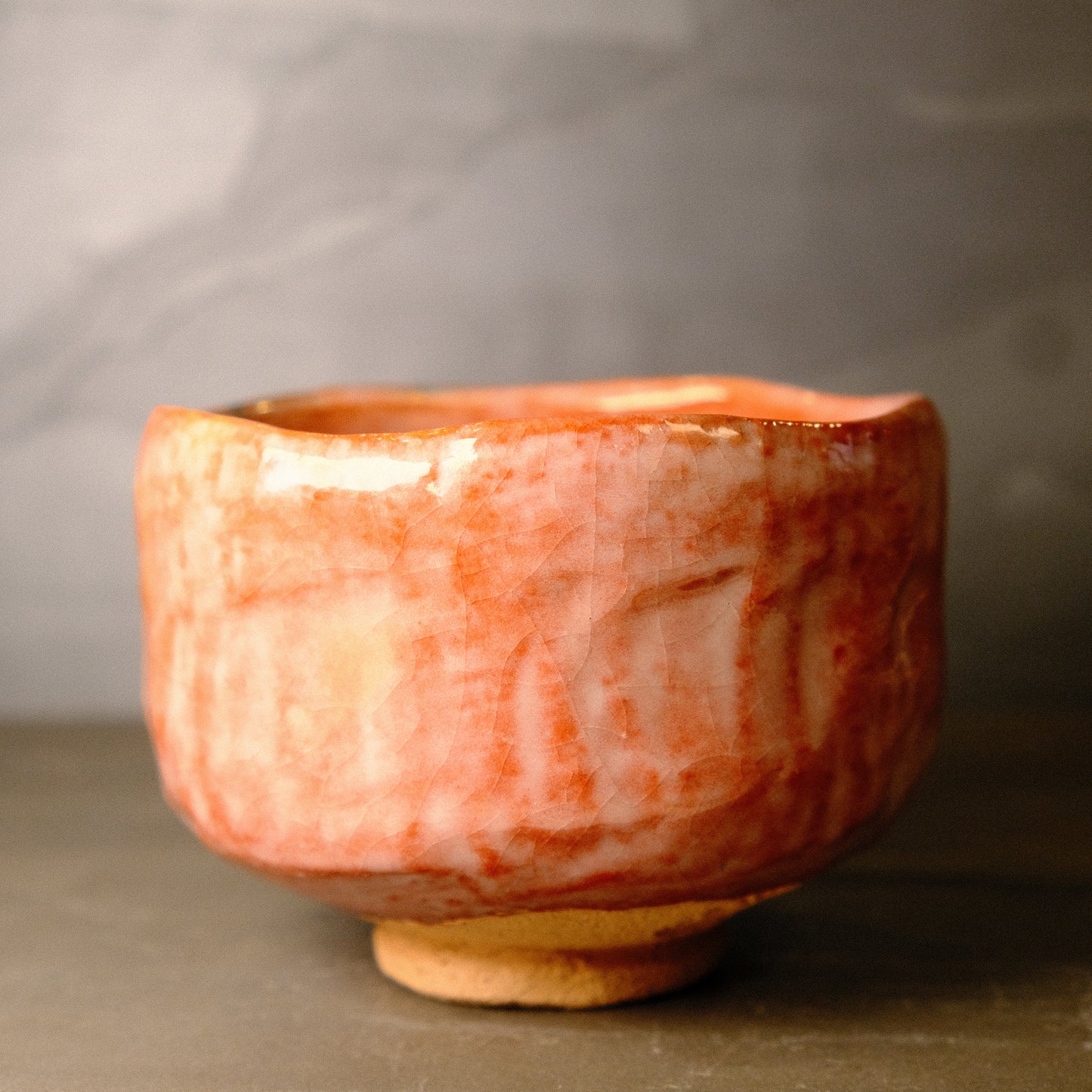 Crimson Cloud - Akaraku Matcha bowl by Kawasaki Waraku - 7th generation