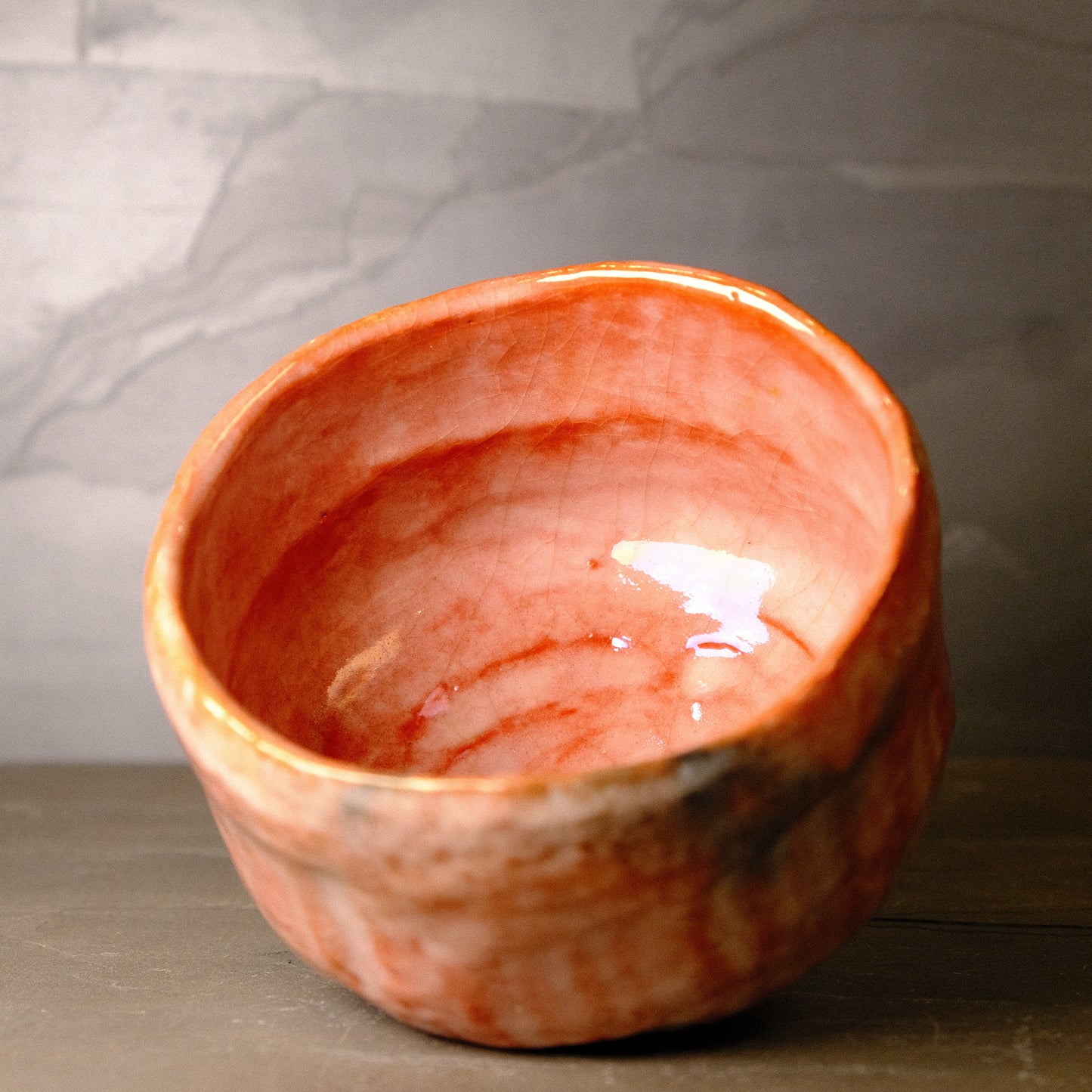 Crimson Cloud - Akaraku Matcha bowl by Kawasaki Waraku - 7th generation