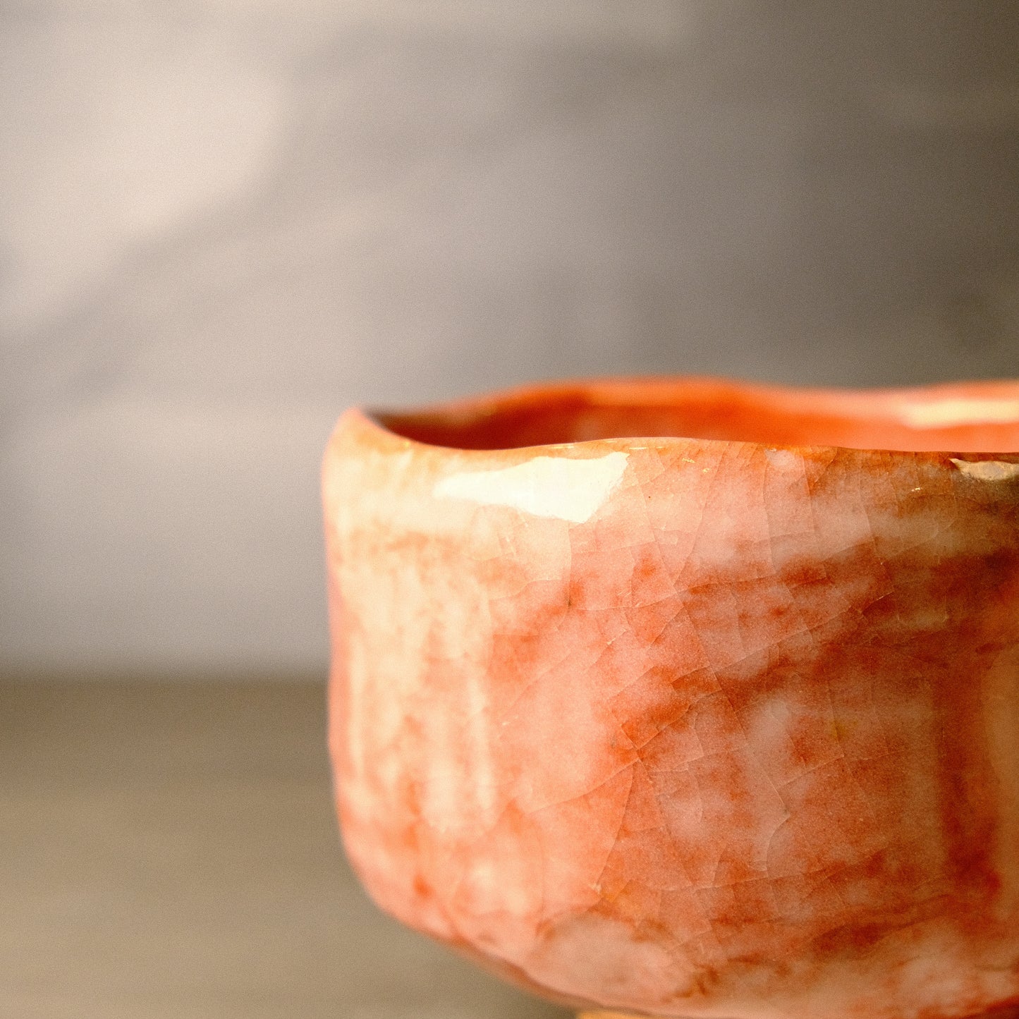 Crimson Cloud - Akaraku Matcha bowl by Kawasaki Waraku - 7th generation